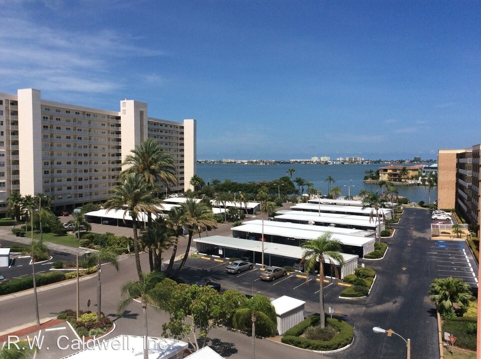 6025 Shore Blvd S-Unit -#604 in Gulfport, FL - Building Photo