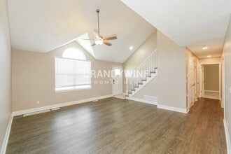 13707 Bennington Ave in Grandview, MO - Building Photo - Building Photo
