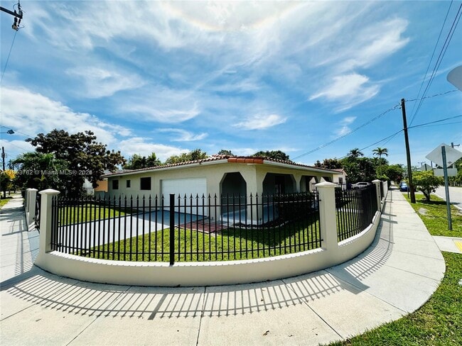 property at 201 SW 40th Ave