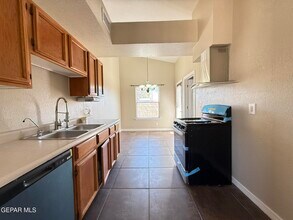 1217 Iguana Pl in Horizon City, TX - Foto de edificio - Building Photo