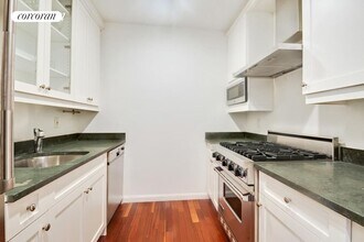 400 E 51st St in New York, NY - Building Photo - Building Photo