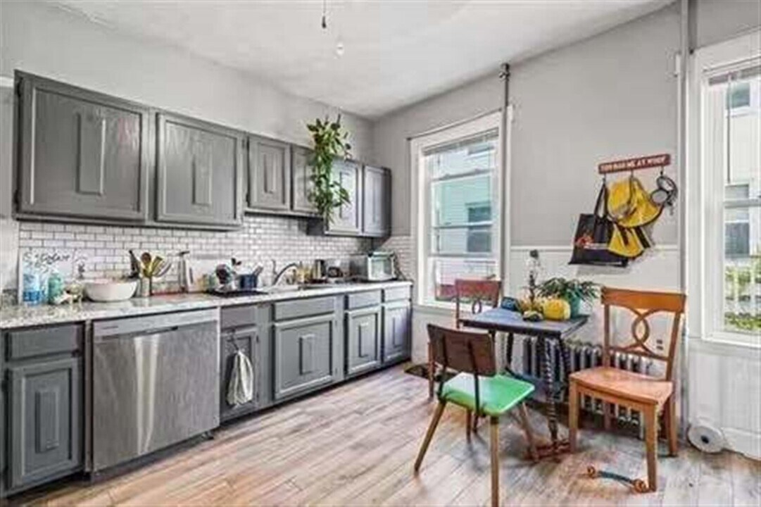19 Jaques St, Unit 1 in Somerville, MA - Building Photo