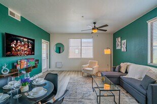 6610 N 93rd Ave in Glendale, AZ - Building Photo