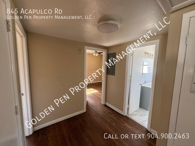 845 Acapulco Rd in Jacksonville, FL - Building Photo - Building Photo