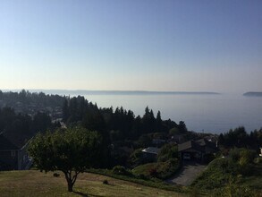 4618 Seahurst Ave in Everett, WA - Building Photo - Building Photo