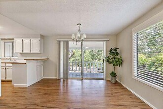 735 Oak Knoll Dr in Ashland, OR - Building Photo - Building Photo