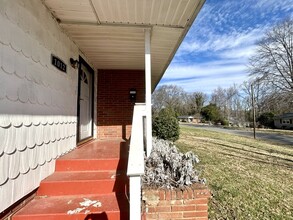 1012 Sewickley Dr in Charlotte, NC - Foto de edificio - Building Photo