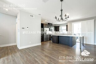 7821 Stylus Dr in San Diego, CA - Building Photo