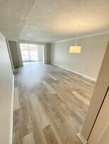 10540 77th Ter, Unit 208 in Seminole, FL - Building Photo