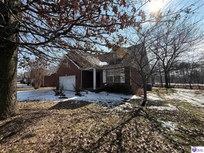115 Twin Oaks Dr in Bardstown, KY - Building Photo - Building Photo