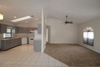 2237 SE Gaslight St in Port St. Lucie, FL - Building Photo - Building Photo