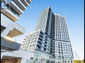 2495 Eglinton Ave W in Mississauga, ON - Building Photo