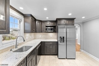 86 Forest St in North Arlington, NJ - Building Photo - Building Photo