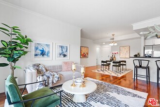 906 Serrano Ave in Los Angeles, CA - Building Photo - Building Photo