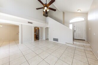 2319 E Taro Ln in Phoenix, AZ - Building Photo - Building Photo