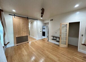 500 Parkway Dr NE in Atlanta, GA - Building Photo - Building Photo