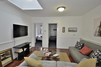 154 Van Horne St-Unit -2 in Jersey City, NJ - Building Photo - Building Photo