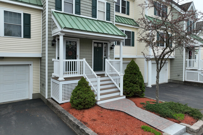 Robbins Landing in Danvers, MA - Foto de edificio - Building Photo