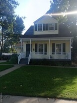 362 Charles St in West Hempstead, NY - Building Photo