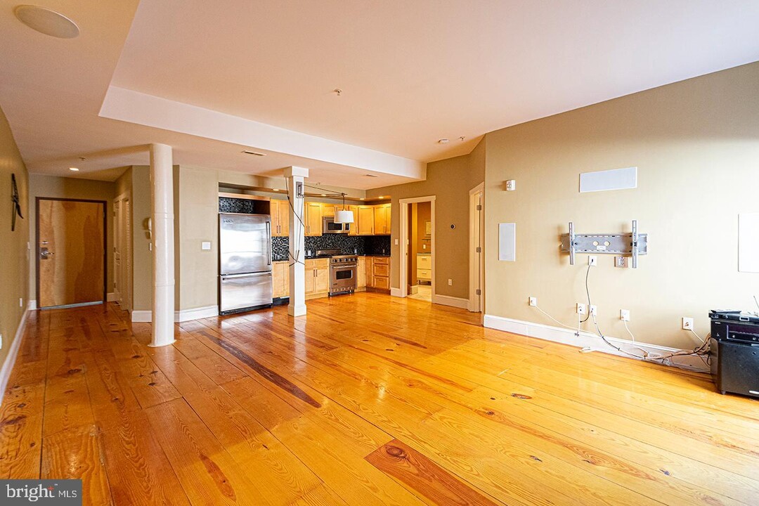 38 N Front St Photo
