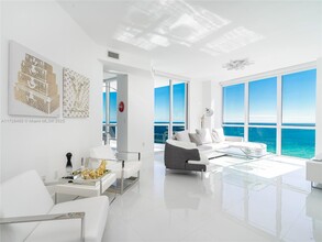 18201 Collins Ave, Unit 4709a in Sunny Isles Beach, FL - Building Photo - Building Photo