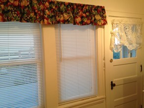 320 E 5th St, Unit 2 in Duluth, MN - Foto de edificio - Building Photo