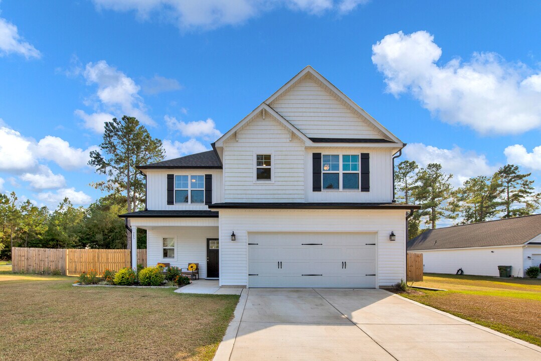 245 Lonesome Glory Dr in Raeford, NC - Building Photo