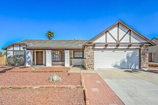 1102 E Kerry Ln in Phoenix, AZ - Building Photo