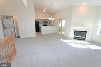 14225 Jib St in Laurel, MD - Foto de edificio - Building Photo