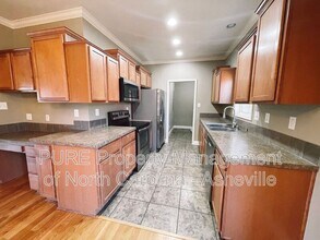 36 Delaware Ave in Asheville, NC - Building Photo - Building Photo