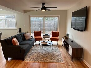 725 Hibbard Rd in Wilmette, IL - Building Photo - Building Photo