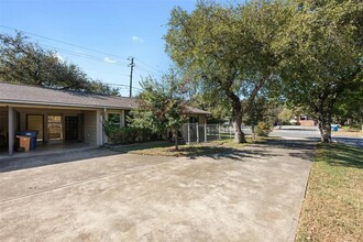 3713 Menchaca Rd in Austin, TX - Building Photo - Building Photo