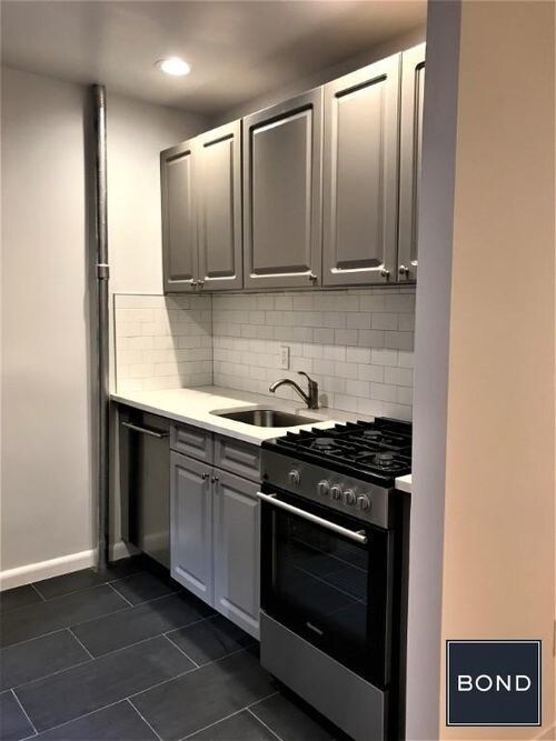 417 E 65th St-Unit -13 in New York, NY - Building Photo - Building Photo