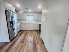 311 SW 49th Ave in Coral Gables, FL - Building Photo - Building Photo