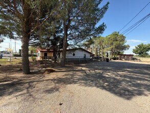10650 Socorro Rd in Socorro, TX - Building Photo - Building Photo