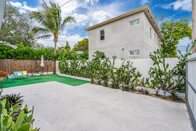 519 NW 52nd St in Miami, FL - Building Photo - Building Photo