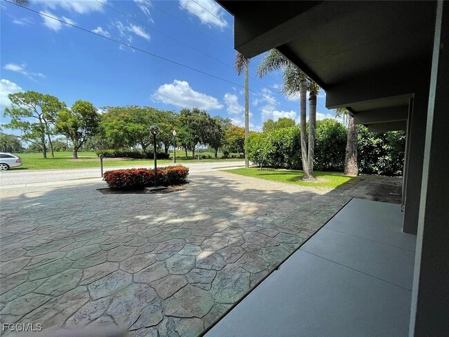 1702 Hill Ave in Ft. Myers, FL - Building Photo - Building Photo