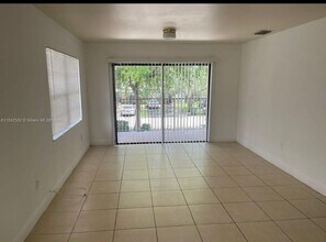 1017 SW 8th St in Hallandale Beach, FL - Building Photo - Building Photo