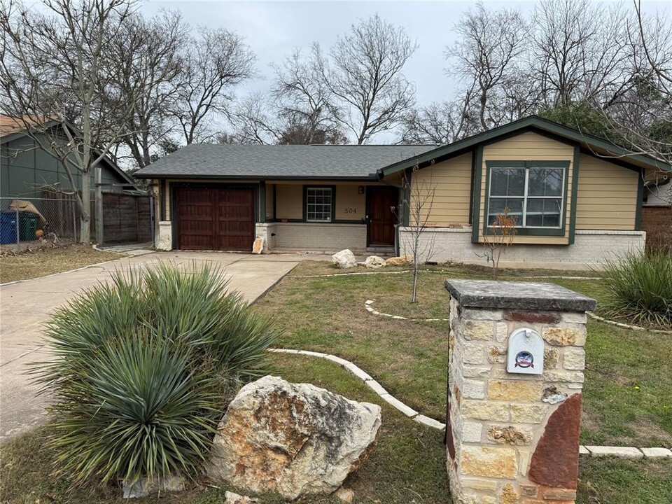 504 Westmorland Dr in Austin, TX - Building Photo