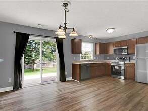 18808 Edwards Grove Dr in Noblesville, IN - Foto de edificio - Building Photo