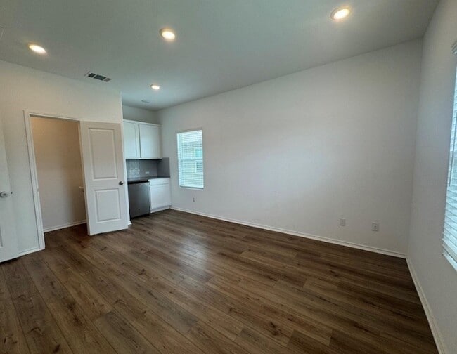 208 Otter Rd in Kyle, TX - Building Photo - Building Photo