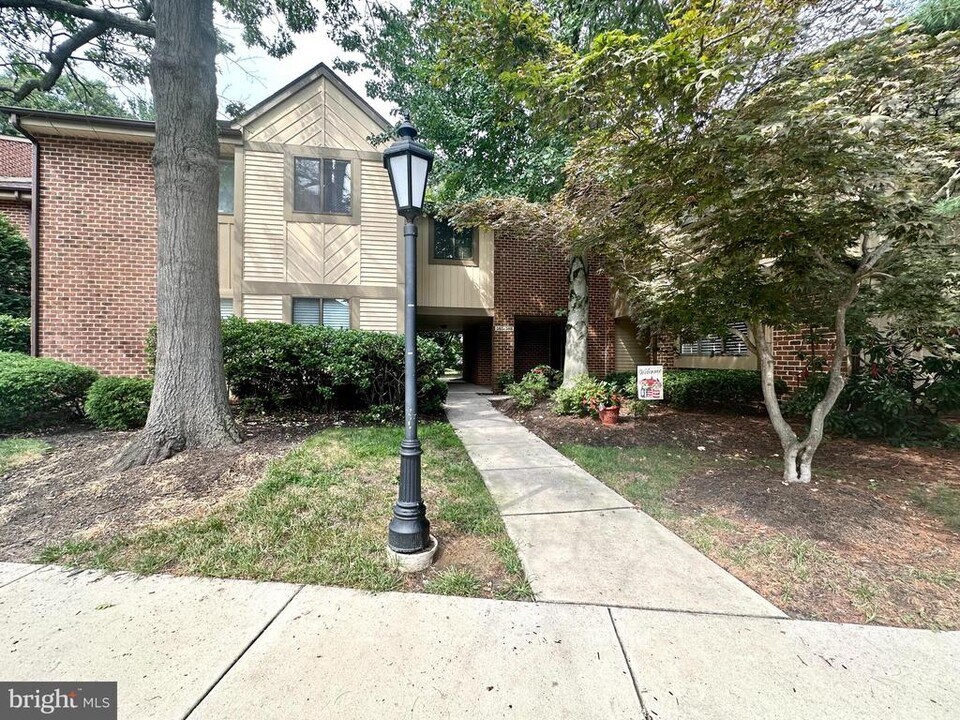 505B Cypress Point Cir in Mount Laurel, NJ - Building Photo