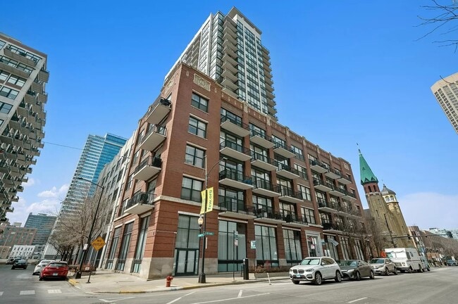 property at 210 S Desplaines St