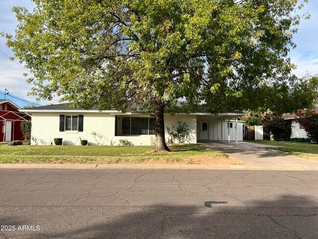 4702 E Wilshire Dr in Phoenix, AZ - Building Photo - Building Photo