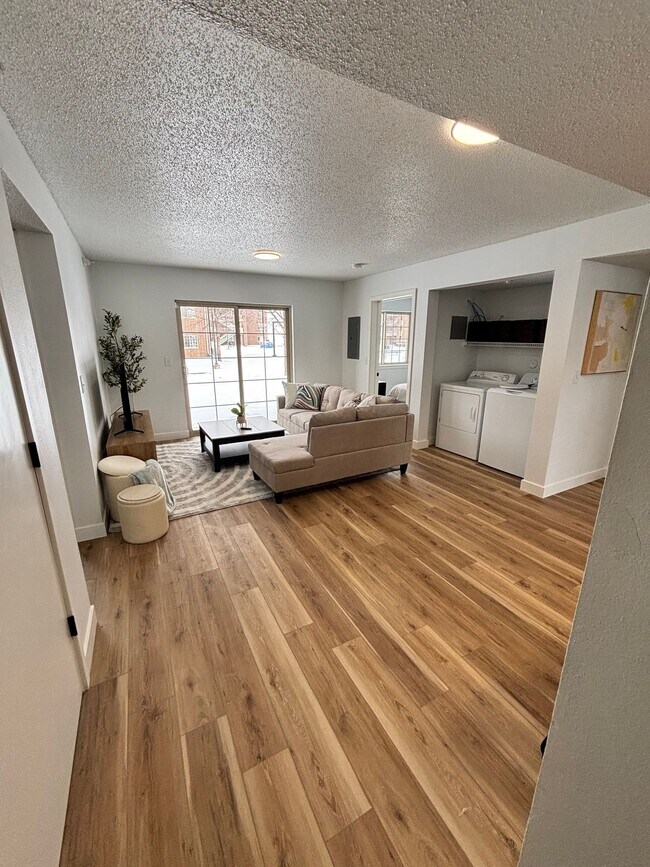 Elevate Apartments at Hawkeye - Student Housing in Waterloo, IA - Building Photo - Building Photo