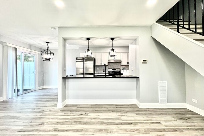 1594 Cornell Cir in Hoffman Estates, IL - Building Photo - Building Photo