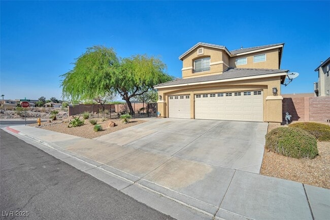 1740 Flores Ln in Henderson, NV - Building Photo - Building Photo