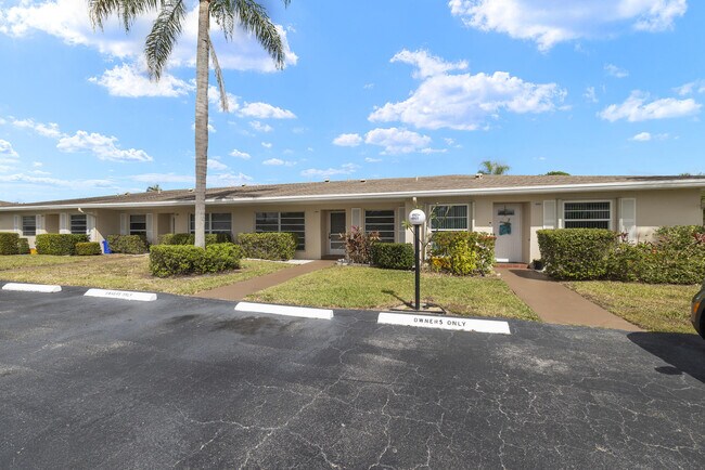 8931 Warwick Dr in Boca Raton, FL - Building Photo - Building Photo