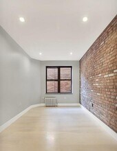 195 Stanton St, Unit 2F in New York, NY - Building Photo - Building Photo
