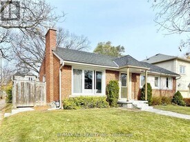 246 Horsham Ave in Toronto, ON - Building Photo